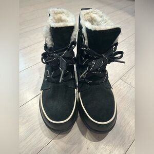 Sorel Black Winter Boots, Size 6.5